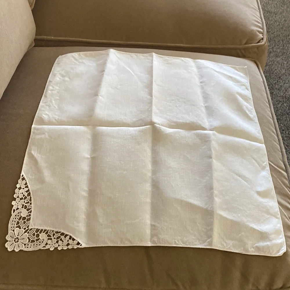 Set of 4 Gorgeous Vintage MCM White Crochet Corner Lace Corner Napkins!